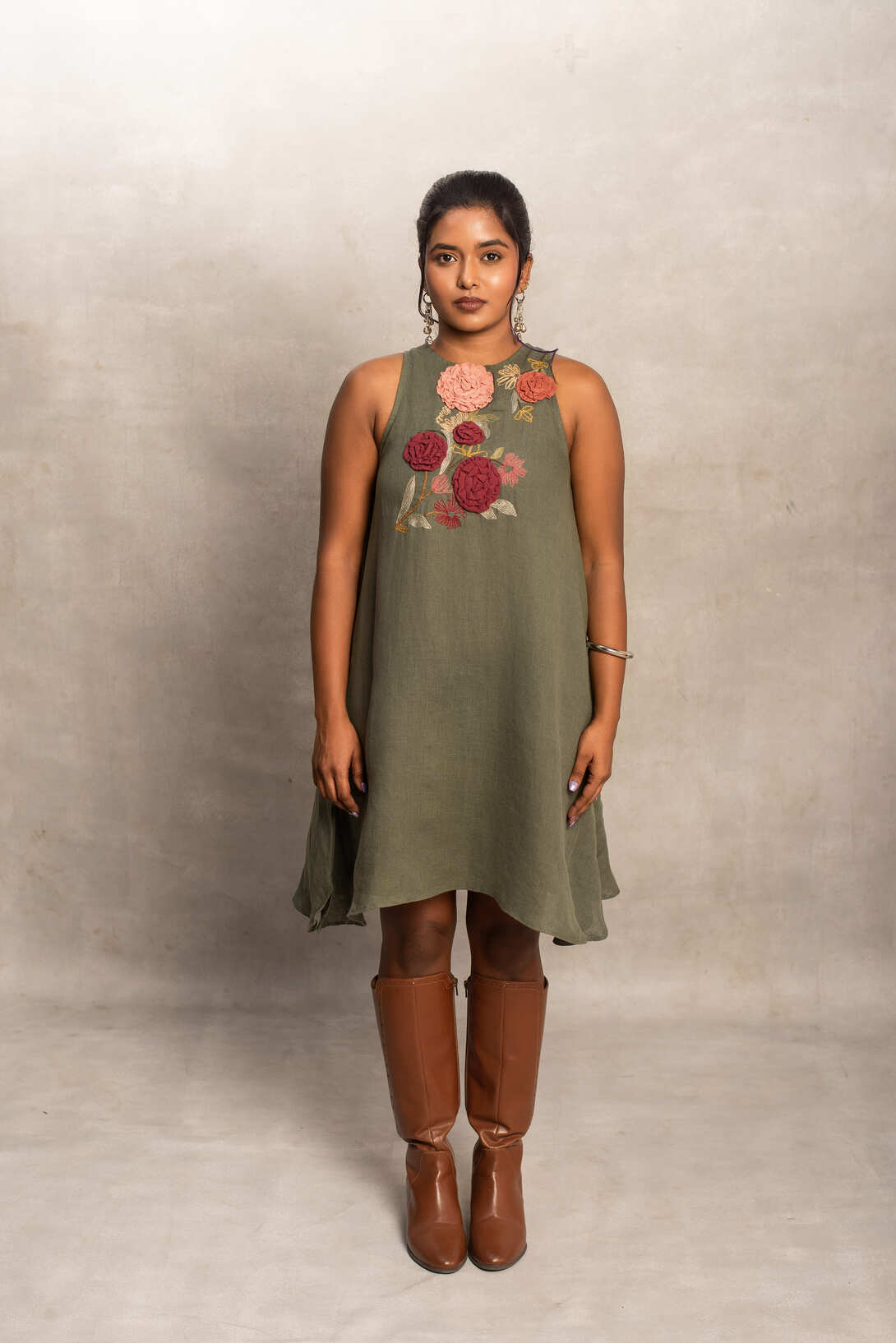 Shriya- Midi Dress in Ivy Green