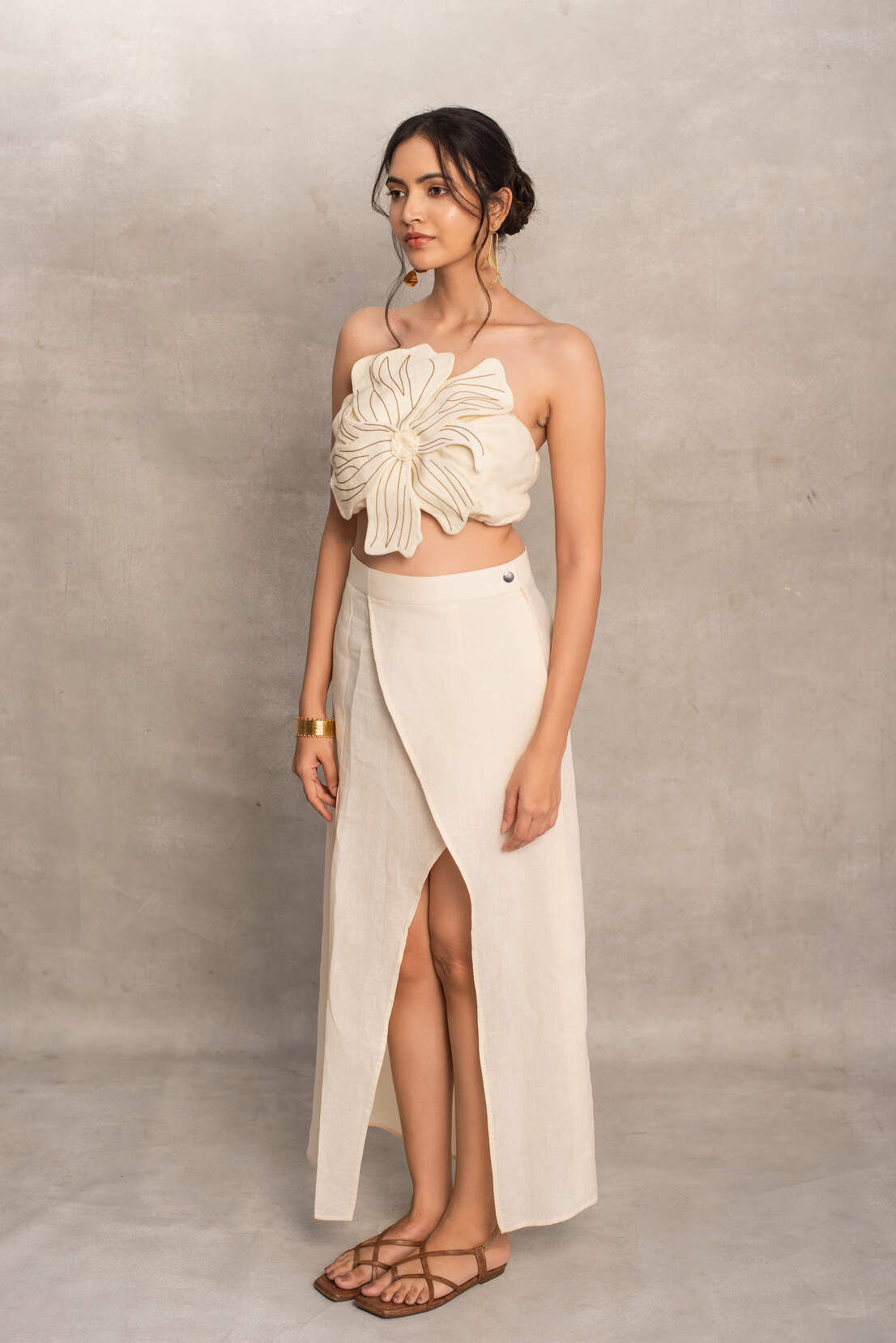 Inaaya- Flower top in Pearl
